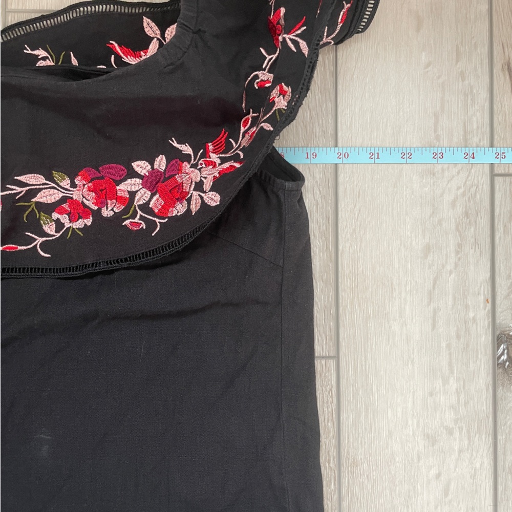 Lucy Paris short sleeve top size medium